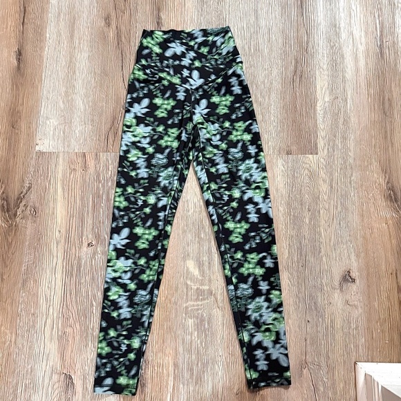 Offline by Aerie High Rise Crossover 7/8  Leggings Floral Print Size Medium - Picture 3 of 4